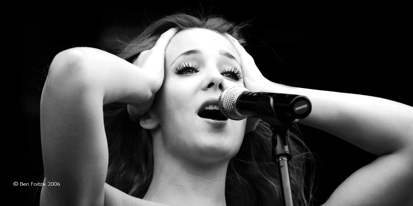 epica-interview-simone-simons-2006